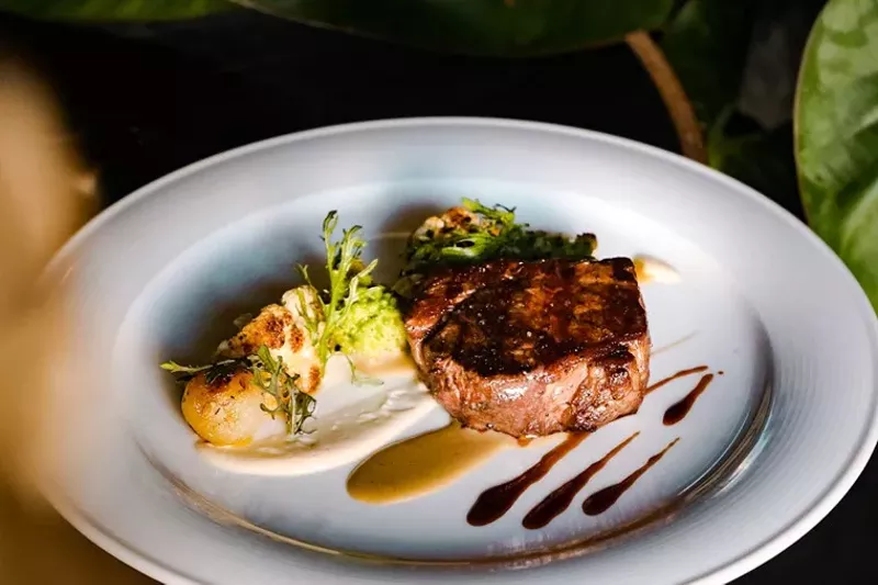 Image: Steak on a plate