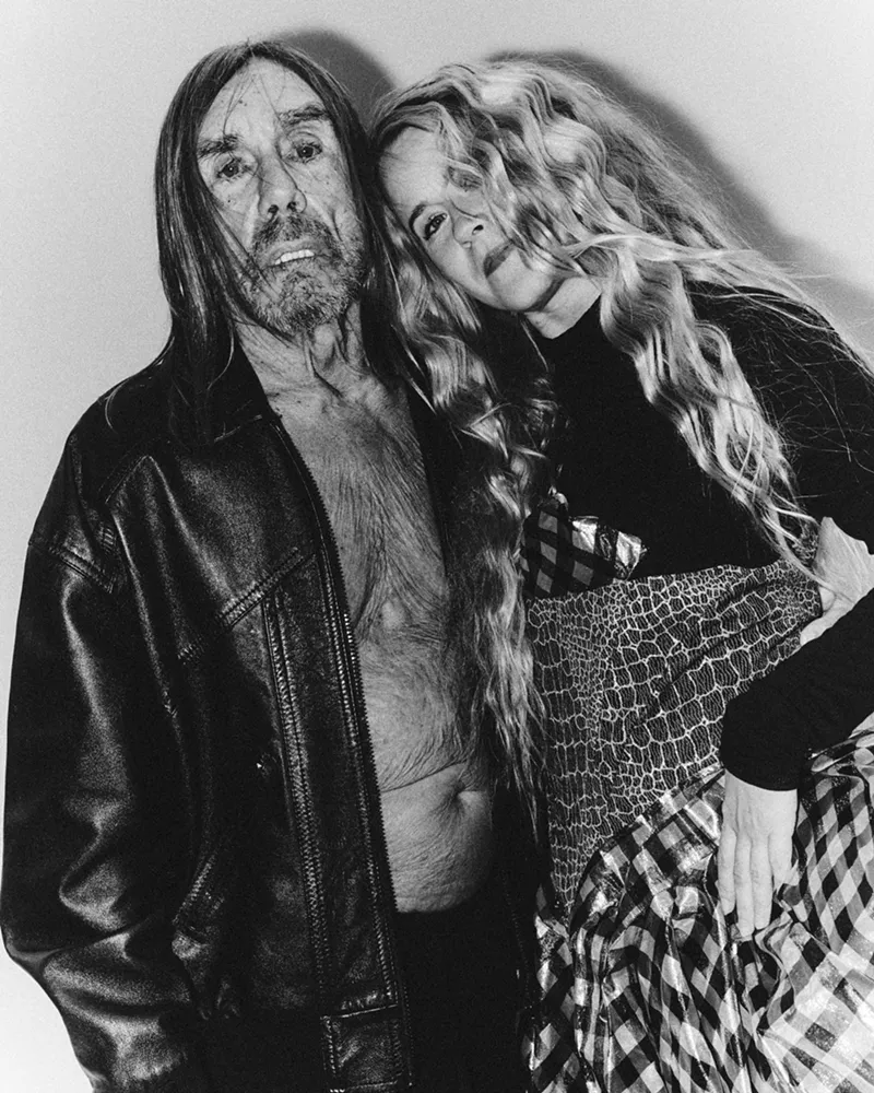 Image: Black and white picture of Iggy Pop and Anna von Hausswolff