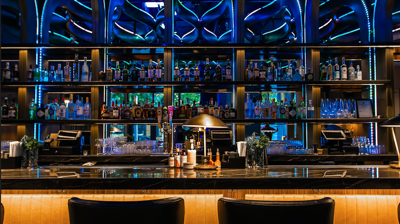 New cocktail bar 8Street Brickell has opened in the Solitair Brickell.