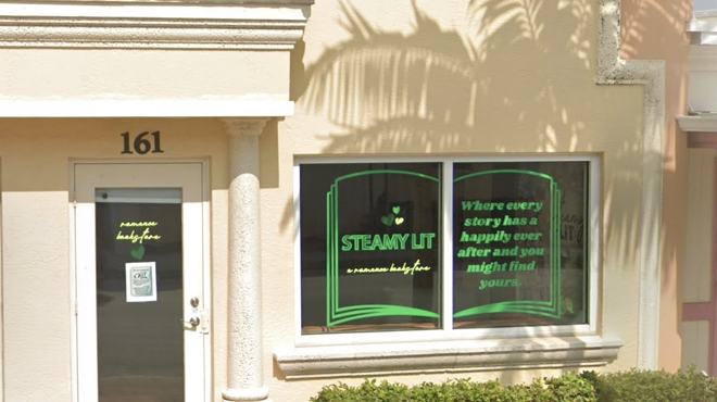 Google Maps screenshot of the Steamy Lit bookstore facade in Deerfield Beach