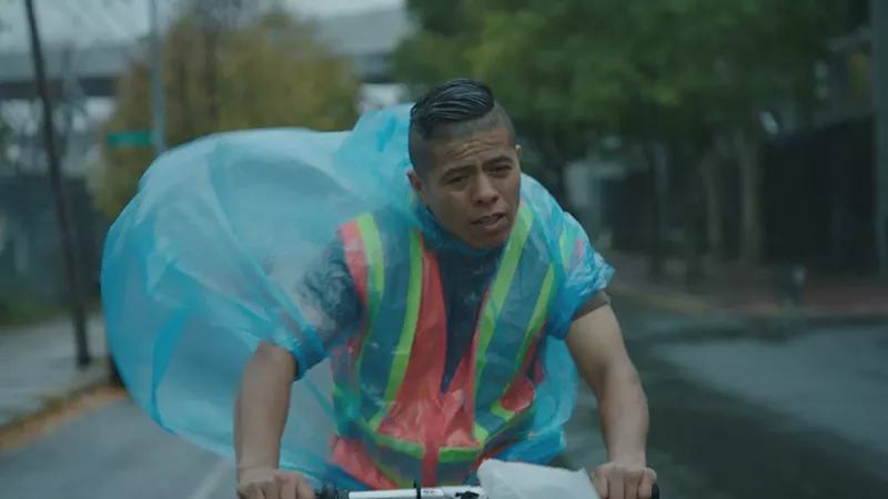 Image: Fernando Cardona plays José, a top soccer player who has seven days until the championship game to choose between his team or his job, in Jim McKay's En el Séptimo Día.