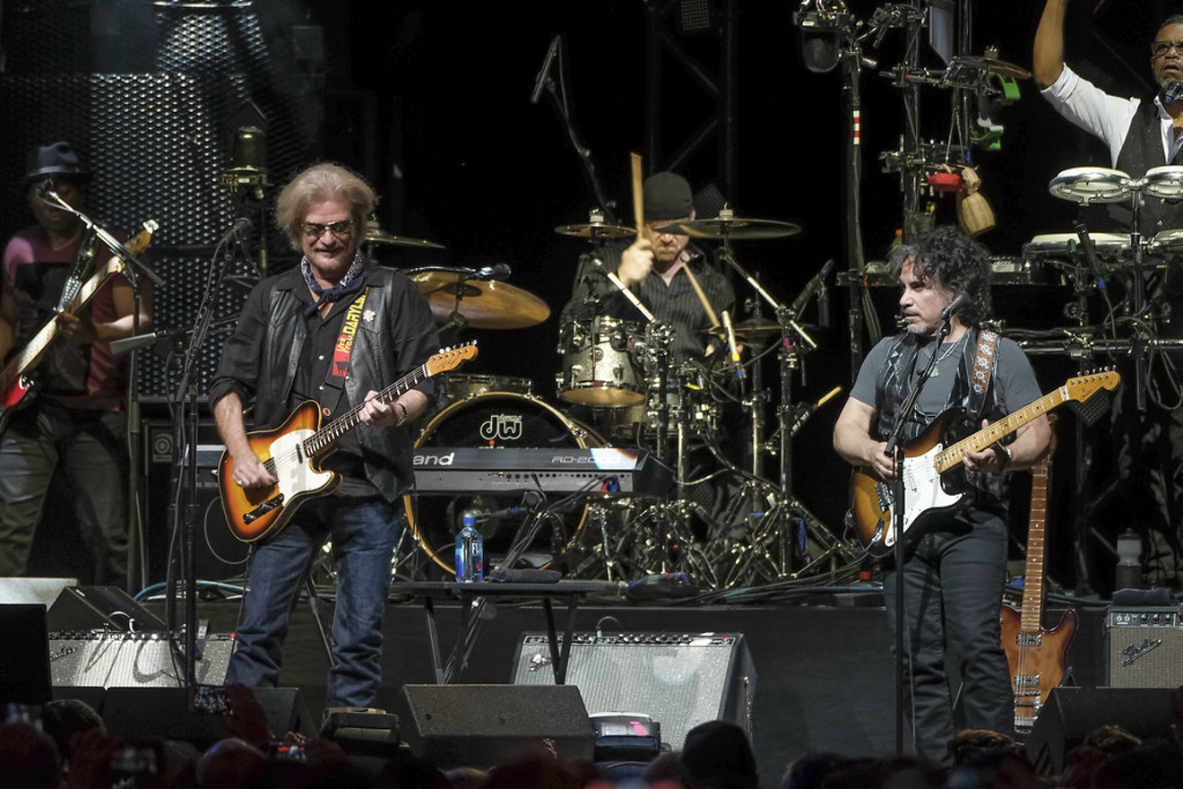 View more photos from Hall & Oates at the American Airlines Arena here.