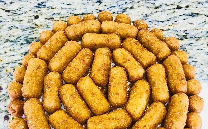 Image: Breadman Miami Bakery's Croqueta Cake Is a Triumphant Salute to the 305