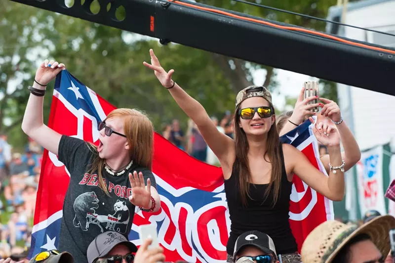 Image: Fans at KISS 99.9's Chili Cook-Off at CB Smith Park.