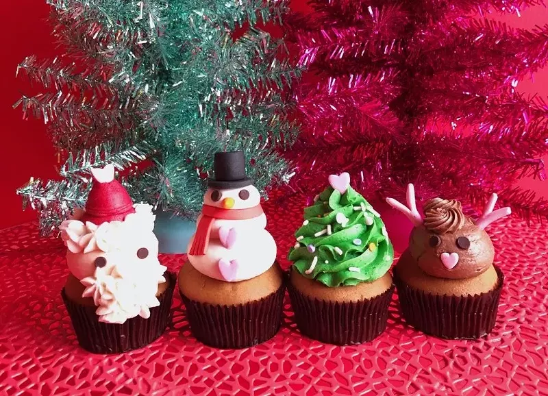 Image: Christmas cupcakes.