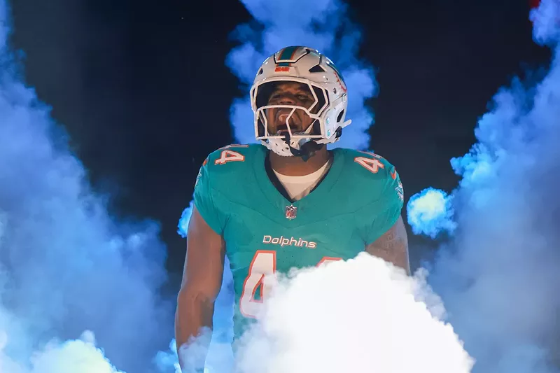 Image: Chop Robinson #44 of the Miami Dolphins takes the field before playing the Tennessee Titans at Hard Rock Stadium on September 30, 2024, in Miami Gardens, Florida
