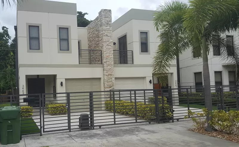 Image: Coconut Grove Residents Demand That City Crack Down on Wave of Massive Modern Houses