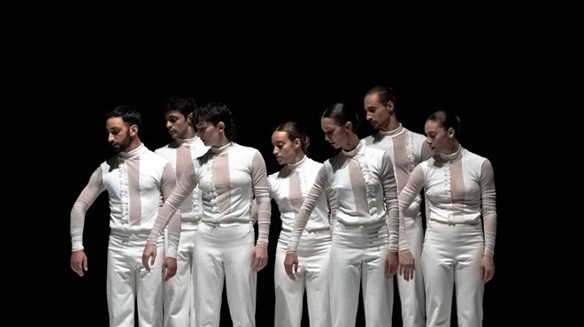 Dancers of the Compagnia Opus Ballet dressed in all white