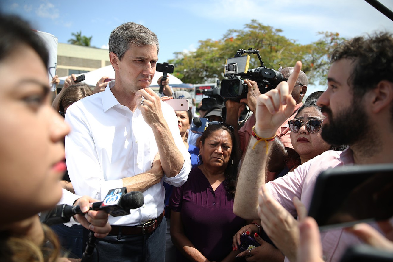 Democratic presidential candidate Beto O'Rourke visiting the Homestead shelter.