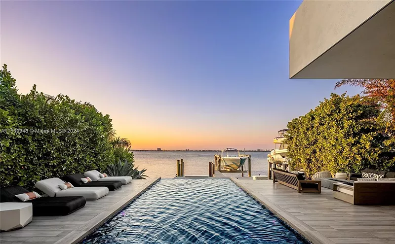 Image: Diana Ross Rents Out Venetian Island Estate for $95K a Month