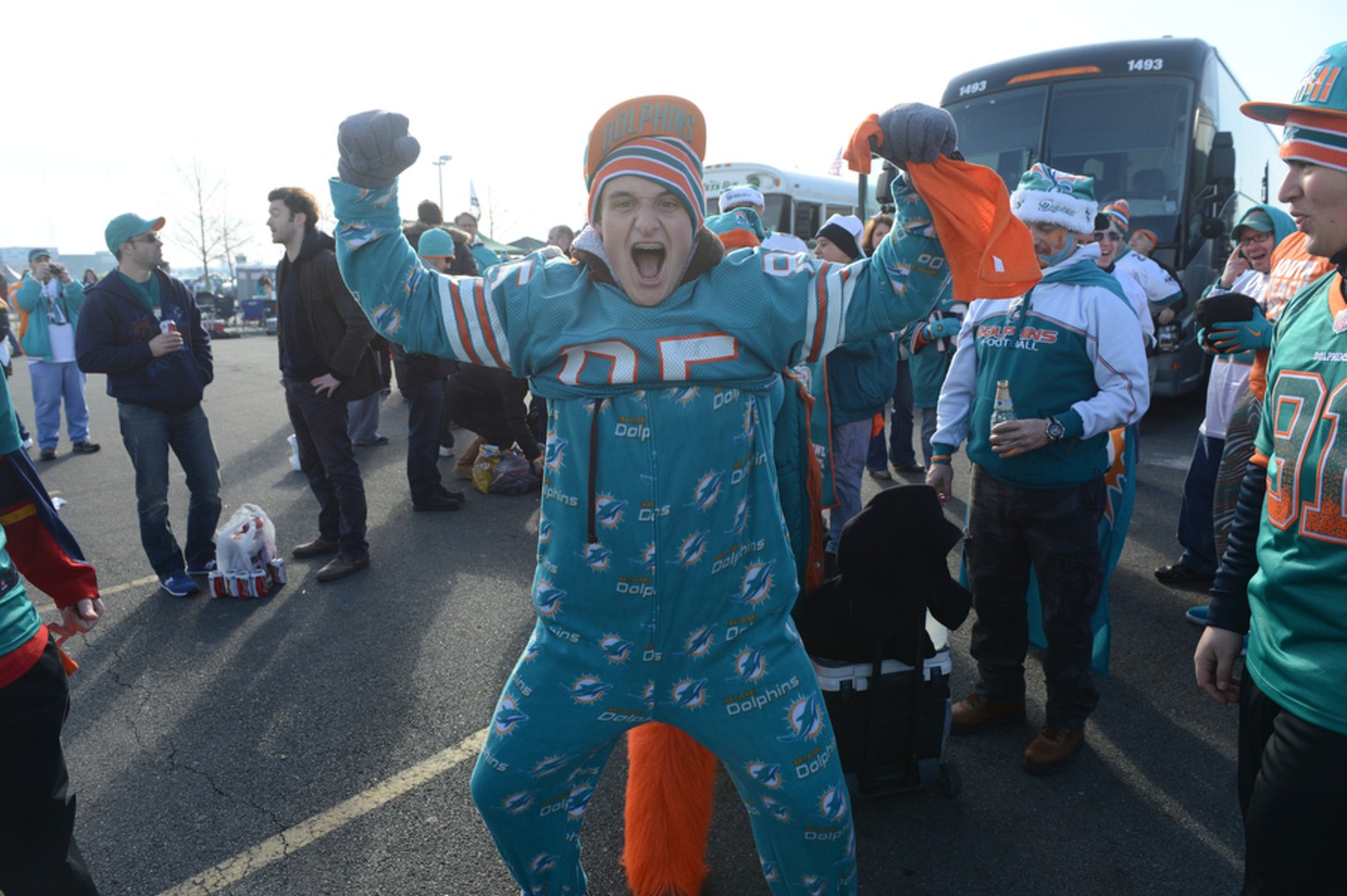 DolfansNYC's #MetLifeTakeover