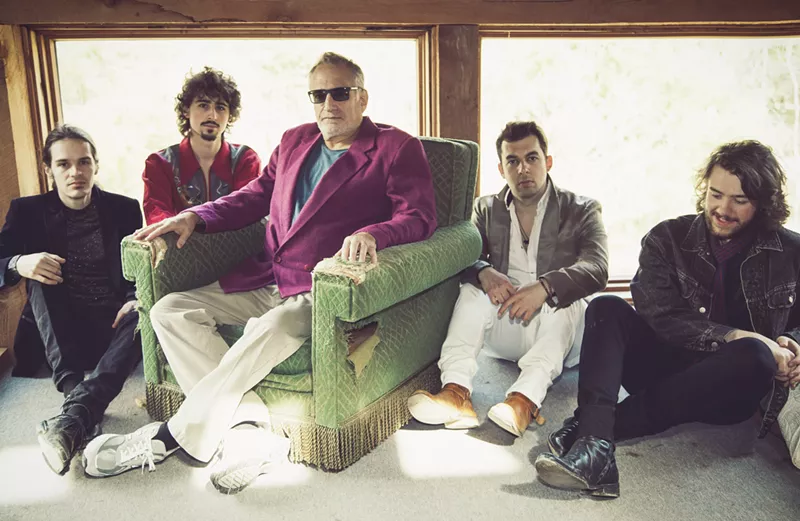 Image: Donald Fagen flanked by the Nightflyers.