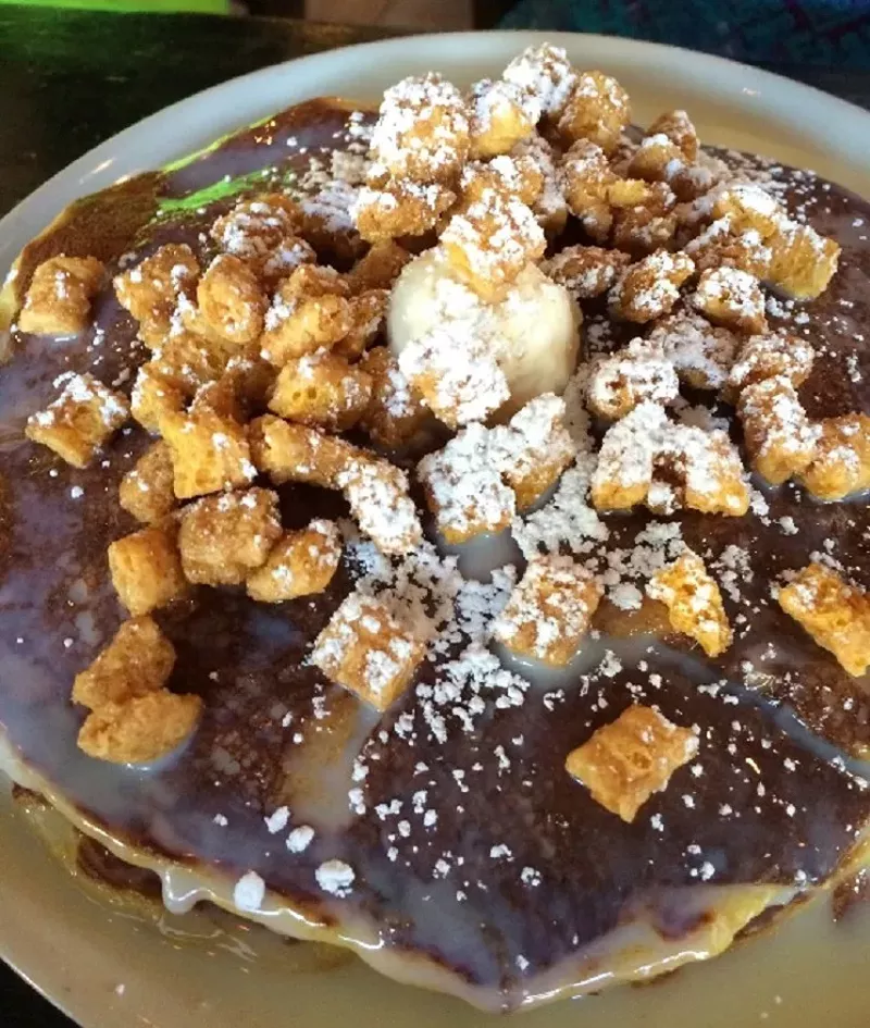 Image: Cap'n Crunch pancakes: Prime stoner food.