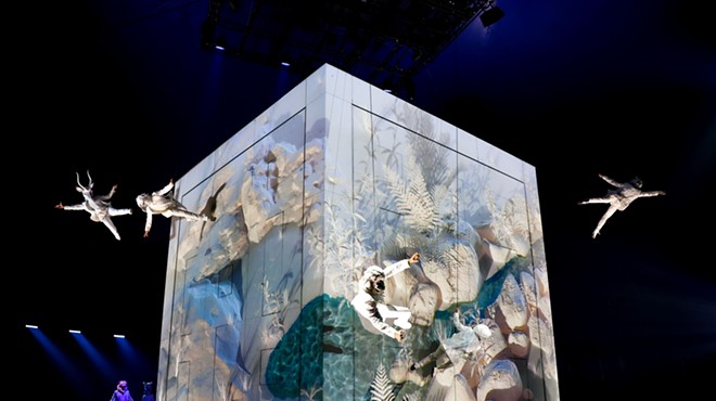 The cube with projections in Cirque du Soleil's show Echo