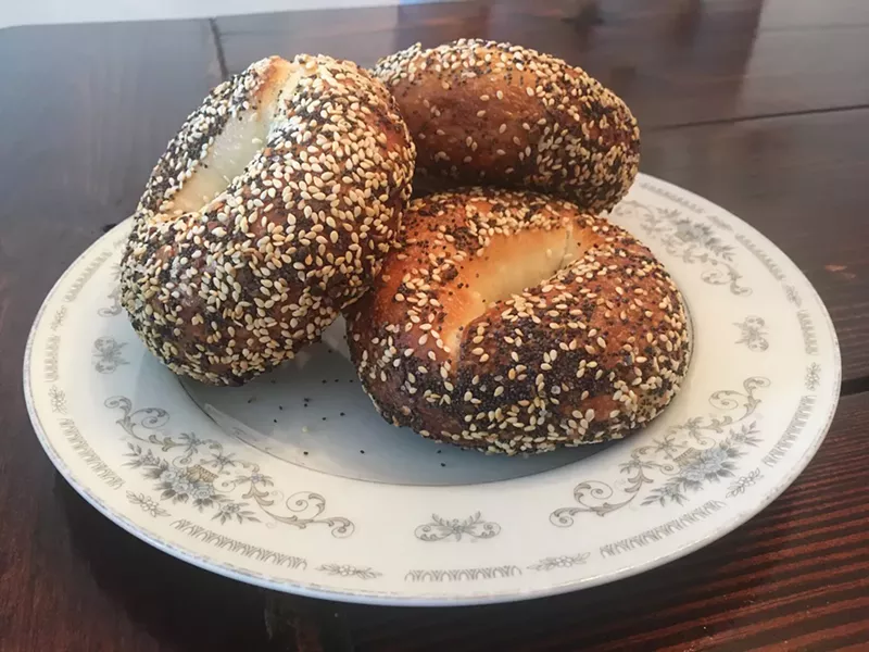 Image: El Bagel's everything bagel