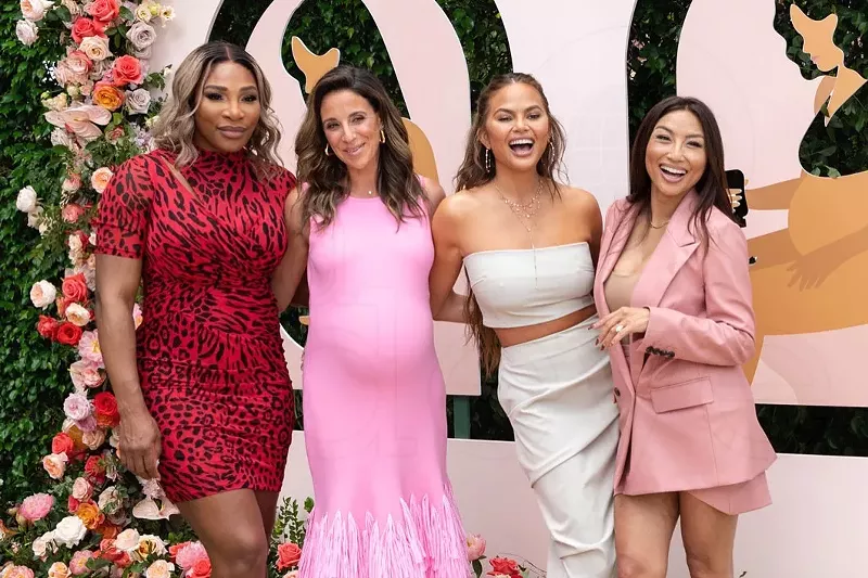 Image: Serena Williams, Chelsea Rosen Hirschhorn, Chrissy Teigen, and Jeannie Mai Jenkins