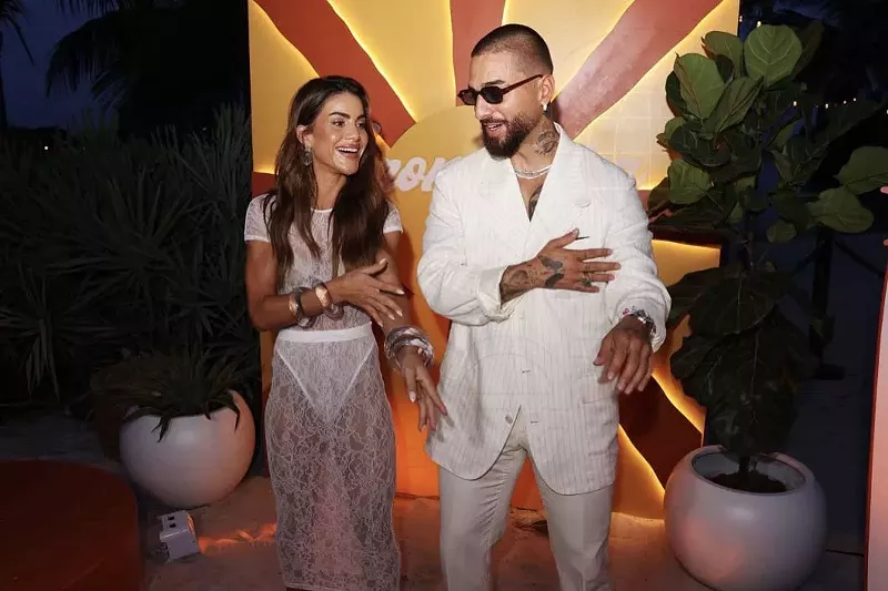 Image: Camila Coelho and Maluma