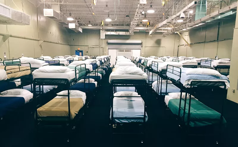 Image: Feds Holding 1,000 Migrant Children at Miami-Area Compound, Lawmaker Says