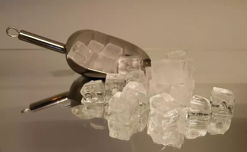 Image: Get free ice at Sedano's.