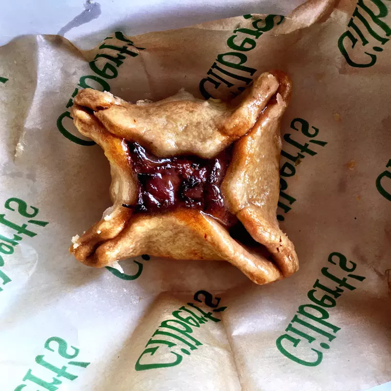 Image: Gilbert's Bakery's menesier de tuna.