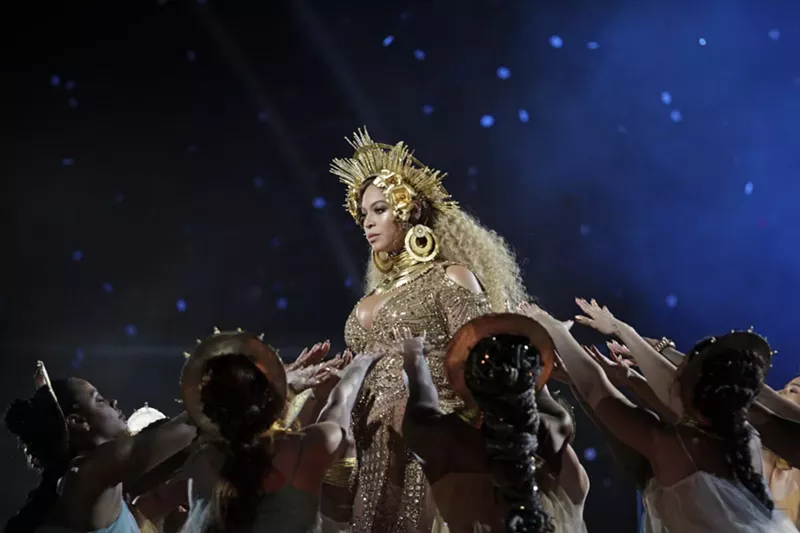 Image: All hail the queen of the Grammys.