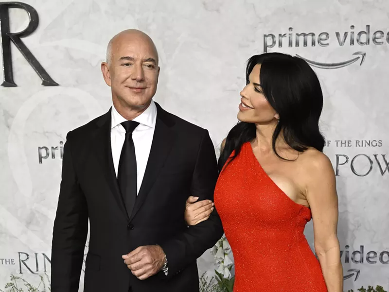 Image: Billionaire Jeff Bezos and his girlfriend, Lauren Sánchez, at a red-carpet event
