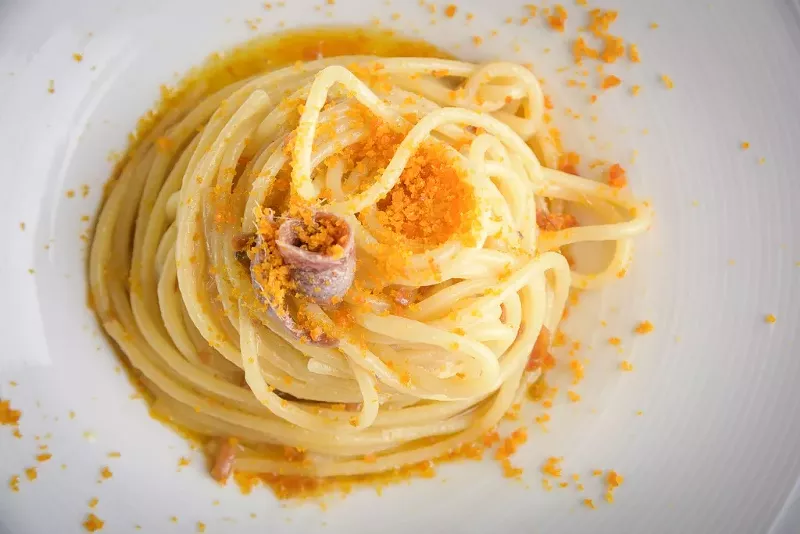 Image: Linguine con bottarga di sardinia e acciughe
