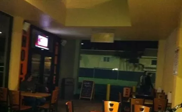 Image: Hole In The Wall Pub