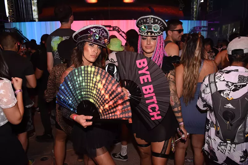 Image: Fan clapping at dance music events needs to stop.