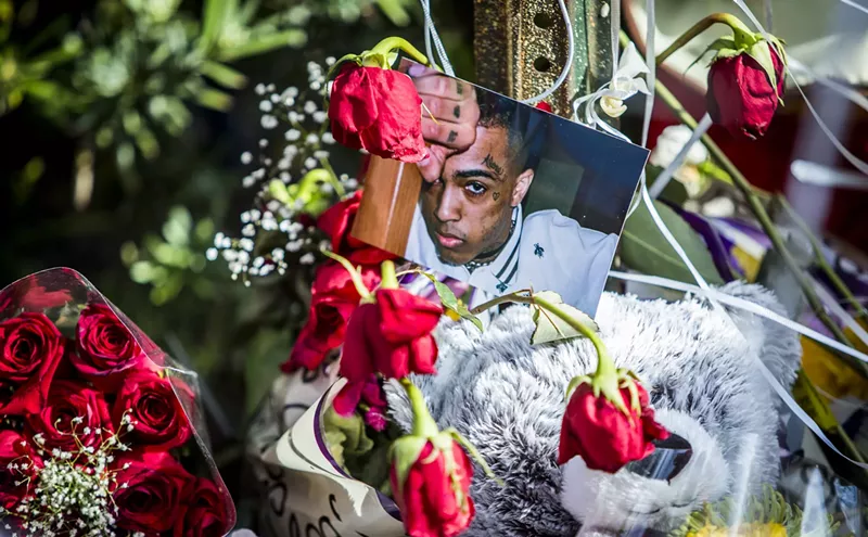 Image: Hundreds Mourn XXXTentacion at Candlelight Vigil