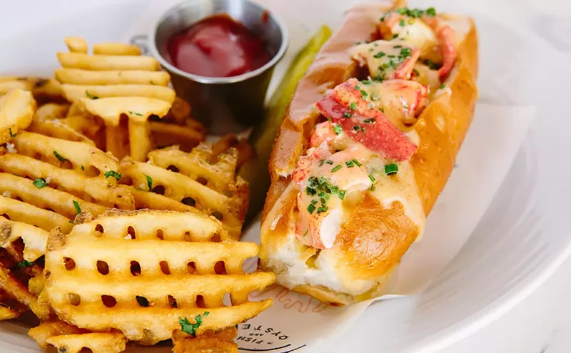 Image: Izzy's Fish & Oyster Closes in Miami Beach, Opens in Fort Myers