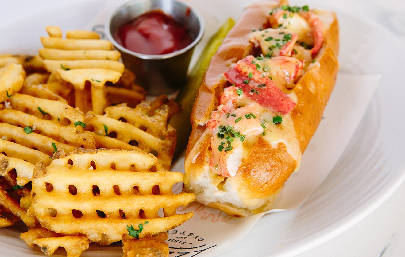 Lobster roll at Izzy's