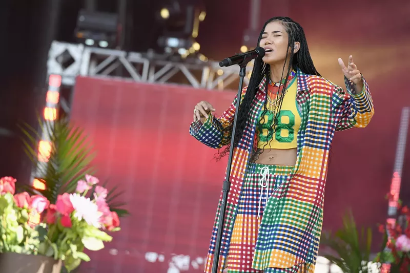 Image: Jhené Aiko performing on stage