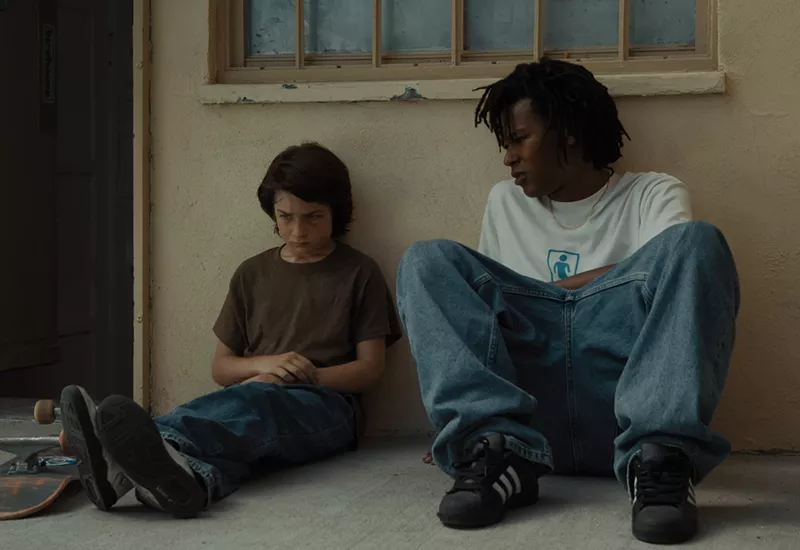 Image: Sunny Suljic (left) plays pint-sized 13-year-old Stevie, who eventually connects with some local skater boys he has been observing from afar led by Ray (Na-kel Smith), in Mid90s, a slice-of-life drama from Jonah Hill.