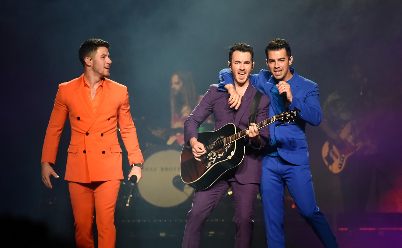 Jonas Brothers Kick Off Comeback Tour With Cameos by Daddy Yankee, Natti Natasha, and Sebastián Yatra