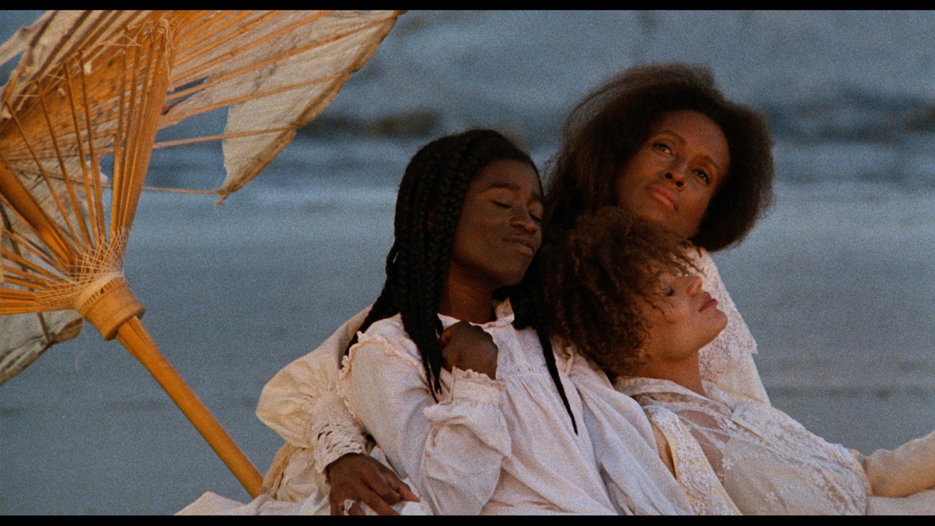 Alva Rogers(right), Trula Hoosier, and Barbara-O in Daughters of the Dust.