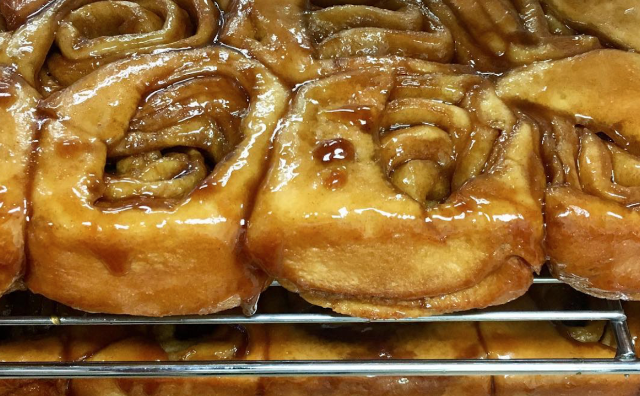 Knaus Berry Farm Is Open: Time for Cinnamon Rolls
