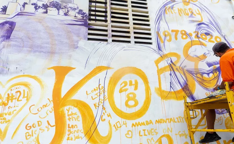 Image: Kyle Holbrook Pays Tribute to Kobe Bryant and Black History Month With Overtown Mural