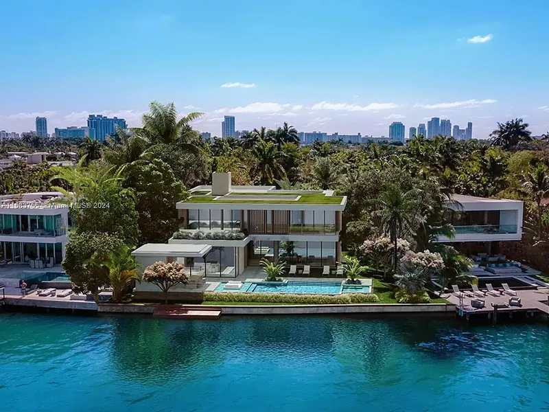 Image: San Marino Island mansion