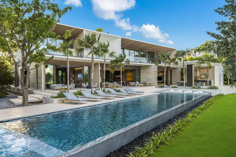 Image: Massive modern Miami-area mansion with pool area