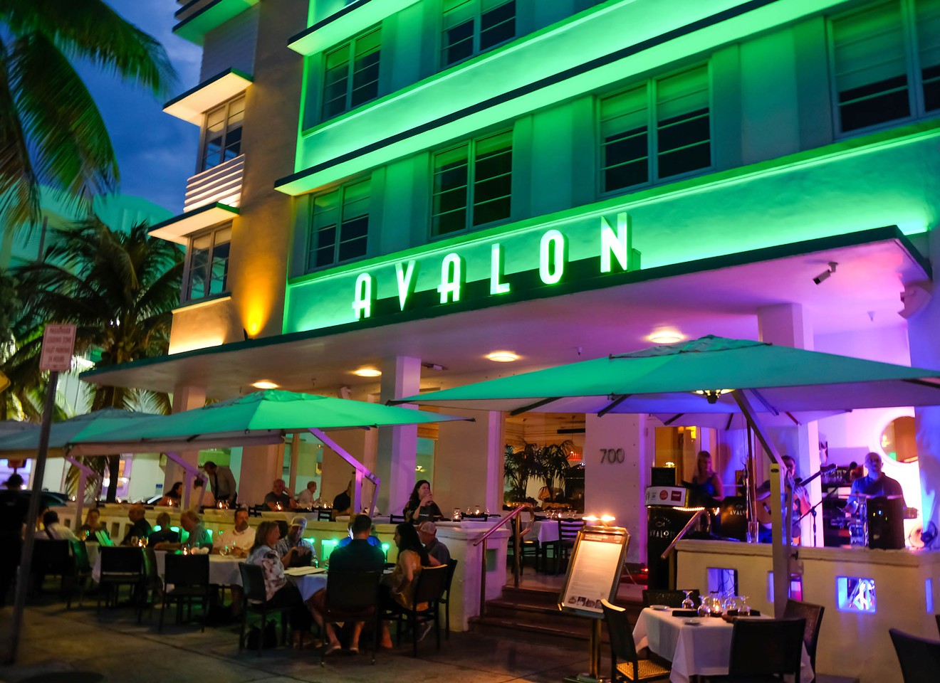 Cafe seating at A Fish Called Avalon on Ocean Drive.