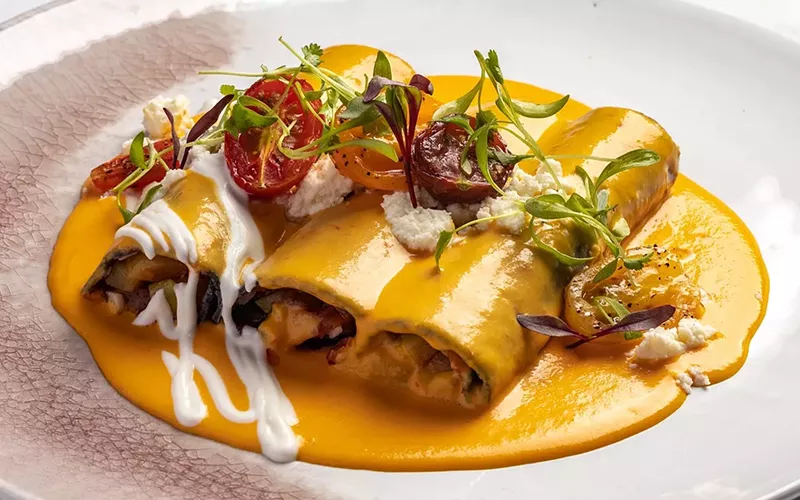 Image: The "Viva Abejas" menu uses bee-centric ingredients to highlight the importance of bees in the world.