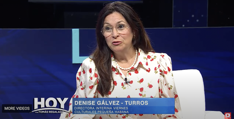 Image: Denise Galvez Turros, a PR professional and co-founder of Latinas for Trump, in an interview with Hoy con Tomás Regalado.