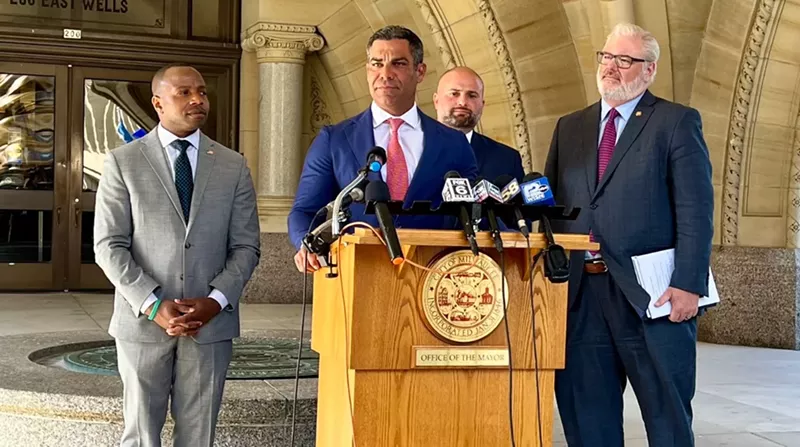 Image: Francis Suarez speaking at a press conference in Milwaukee