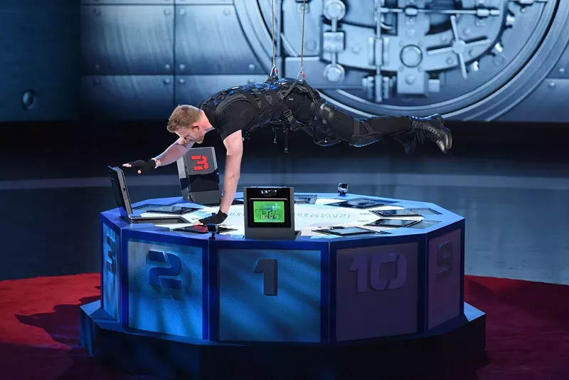 Image: Nelson Dellis competing on the set of Superhuman, premiering June 12 on Fox.