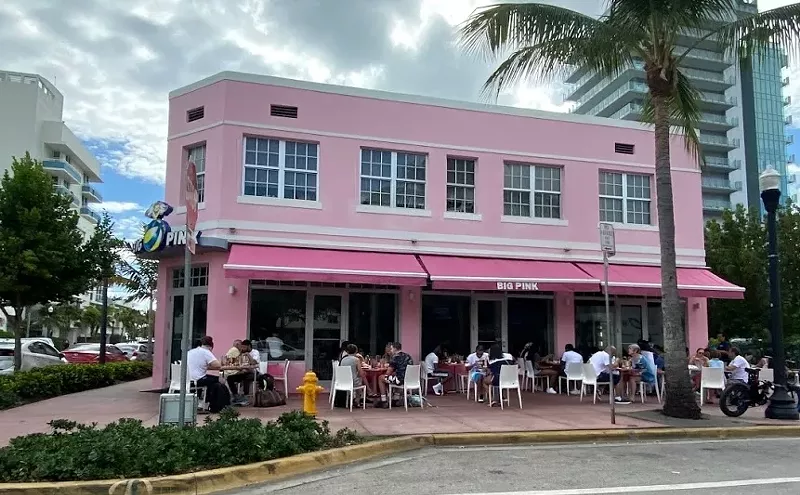 Image: Miami Workers Face Bleak Uncertainty as Restaurants Close
