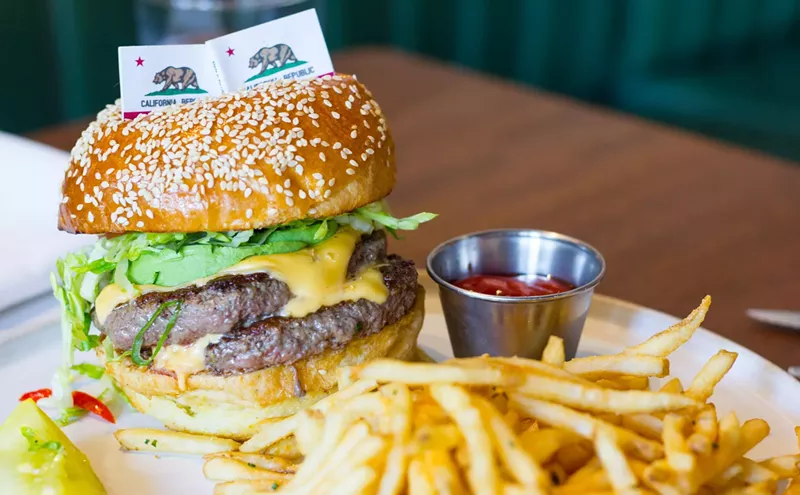 Image: Miami's Best Eats and Drinks This Weekend: Late-Night Cheeseburgers, Community Feast, and Sanguich de Miami