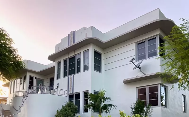 Image: Miami's Luckiest Tenants Live in These $900-a-Month Art Deco Apartments