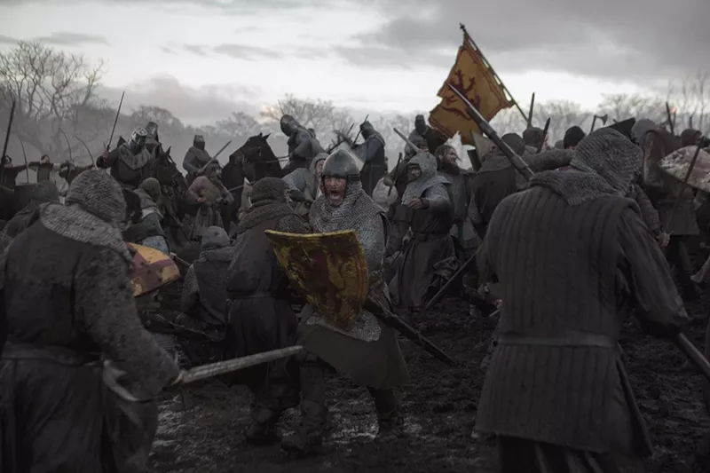 Image: Chris Pine (middle) stars as Robert the Bruce in David Mackenzie’s Outlaw King, the Netflix film that basically gets down to the dully serious business of Scot and Englishman gutting each other.