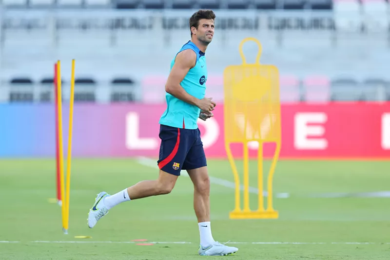 Image: FC Barcelona's Gerard Piqué participates in practice at DRV PNK Stadium prior to the team's friendly against Inter Miami.